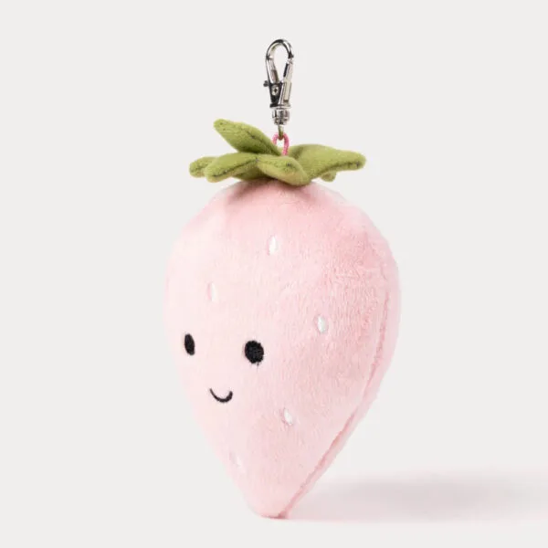 草莓吊飾側面特寫